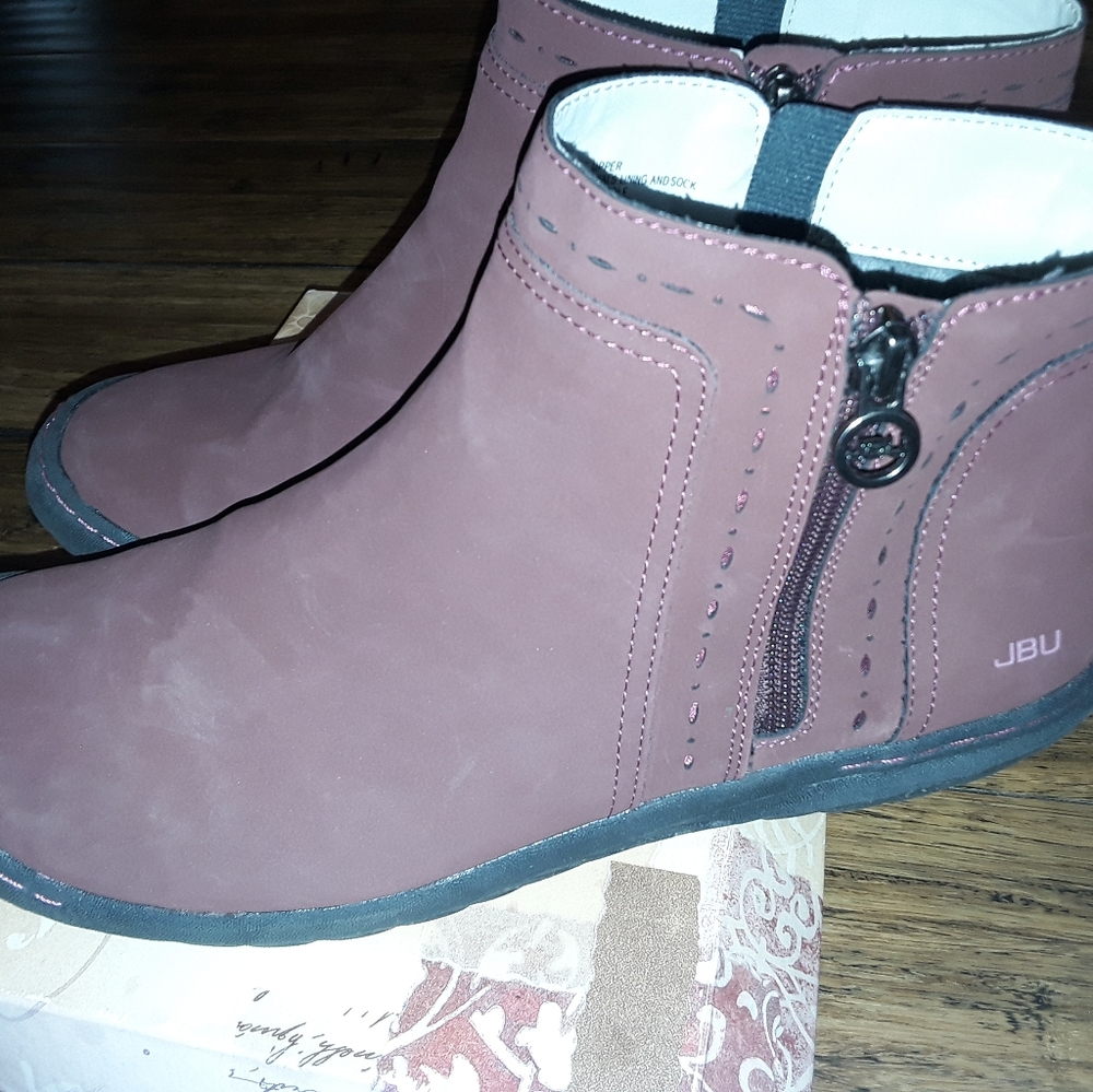 JBU  All Weather Plum Colored Boots Size 11